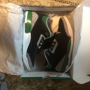 Pine Green Jordan 3s size 13 work only a handful of times